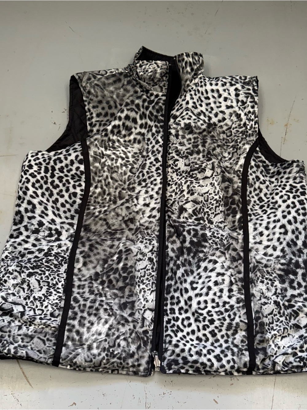 Casual Identity Quilted Black & Leopard-Print Reversible Women’s vest coat Large